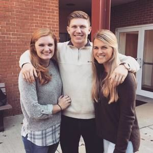 Meet your Posher, Elizabeth